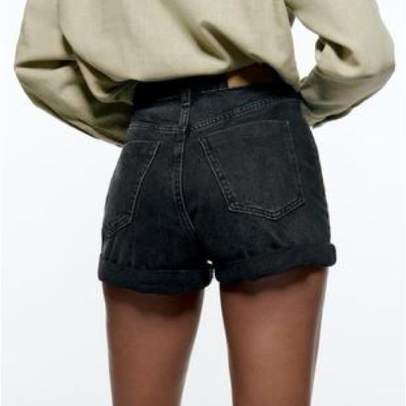 Zara Pants - ZARA HIGH RISE MOM SHORTS